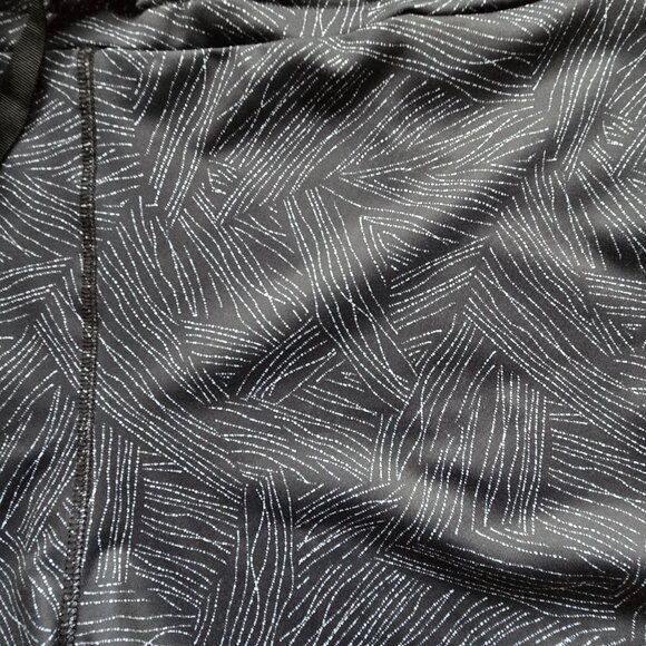 JOE FRESH Black & White Shorts XL - Picture 2 of 5